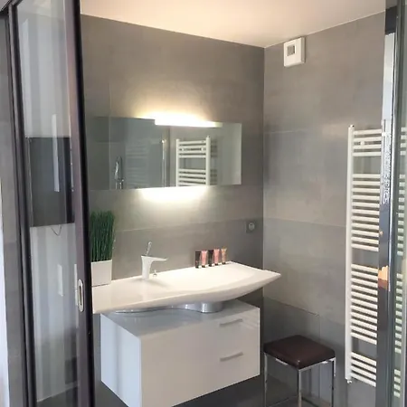 Peace&loft: Jacuzzi & Terrasse Daire